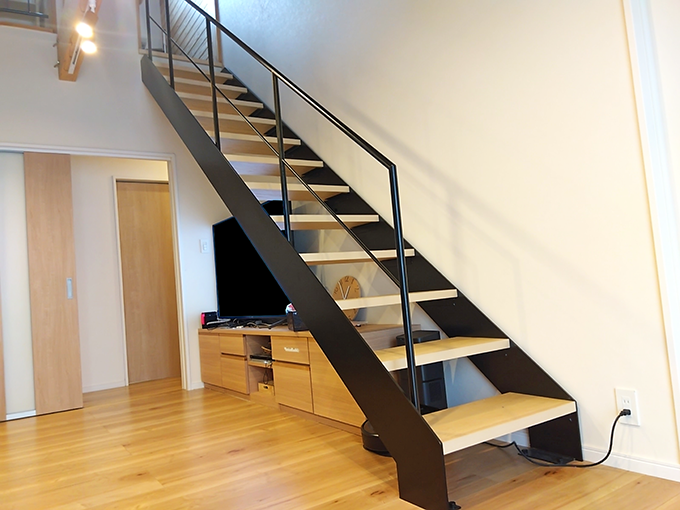 スチール階段
