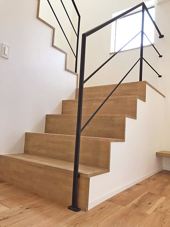 ひな壇階段 [ヒナダンデザイン]