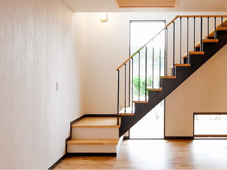 ひな壇階段 [ヒナダンデザイン]