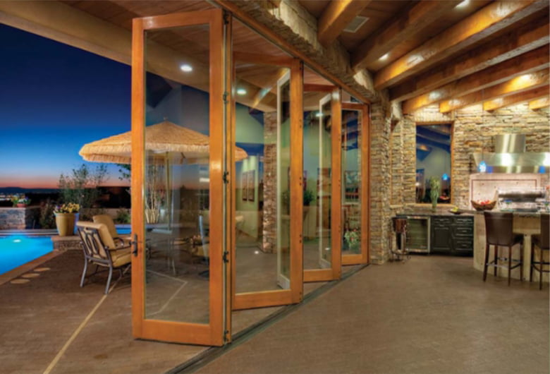 Feelsafeバイフォールドドア/株式会社ワイ・エム・エム