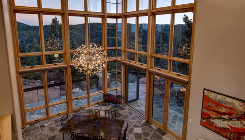 Feelsafeバイフォールドドア/株式会社ワイ・エム・エム