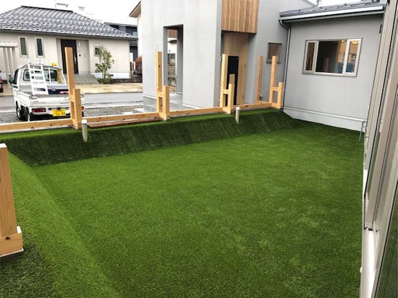 人工芝【Sターフ30㎜】 有限会社しばんちゅ 建築 設備 建材メーカー一覧 【建材ナビ】建築材料・建築資材専門の検索サイト