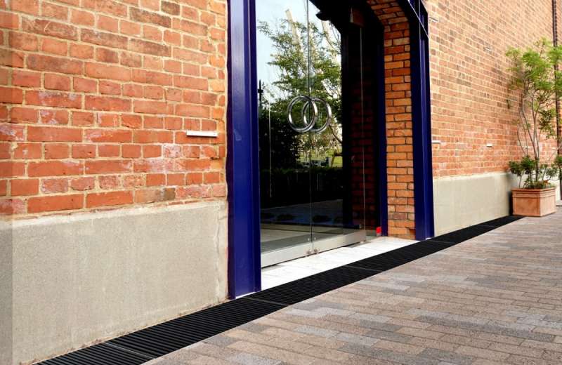 屋内外兼用ノンスリップ樹脂グレーチング フォルテ