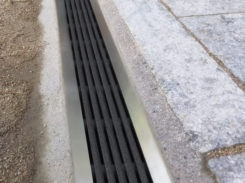 U字溝用樹脂グレーチング(歩道用)/株式会社シマブン