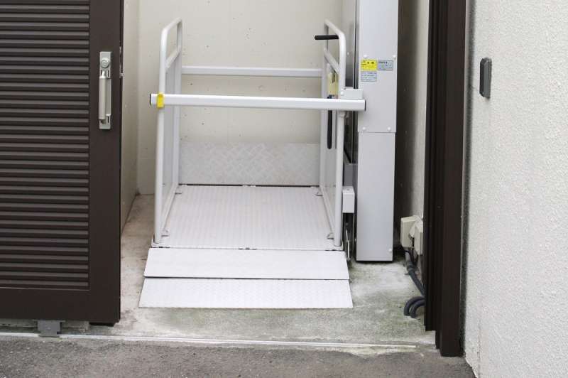 車いす用段差解消機 テクノリフター TDK100SS