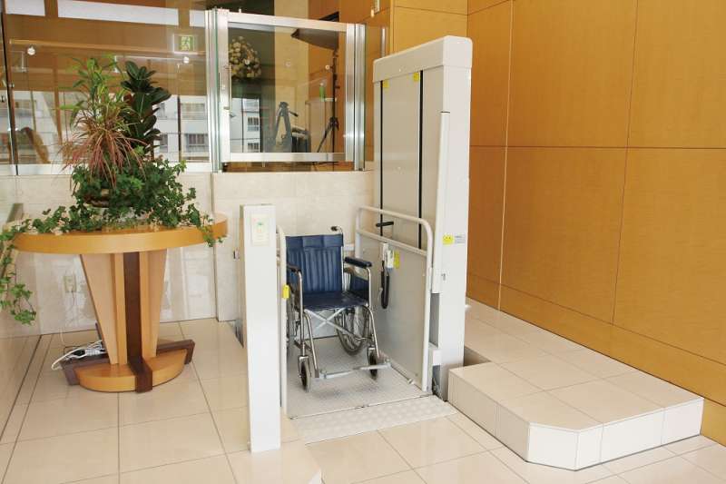 車いす用段差解消機 テクノリフター TDK100SS