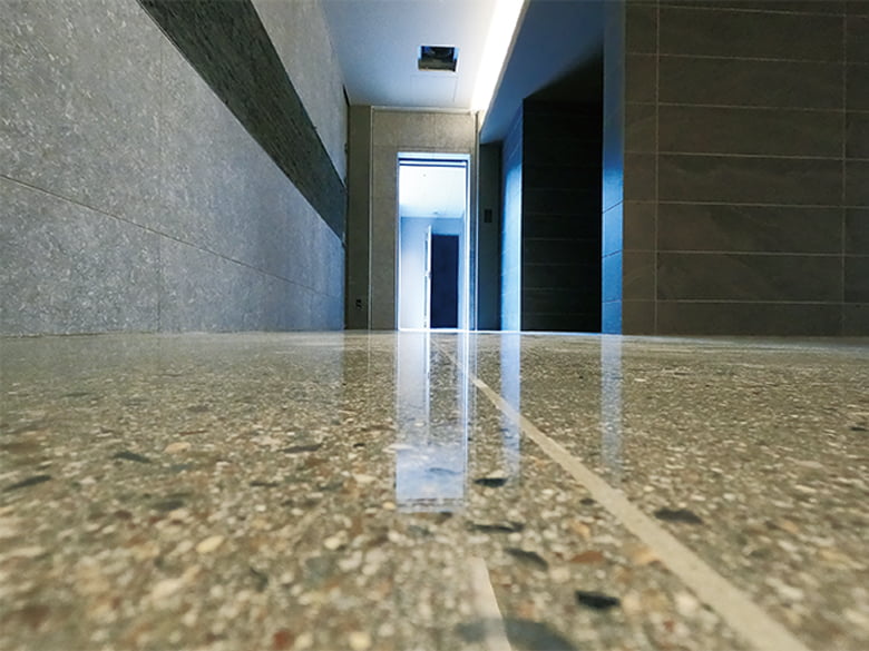 コンクリートの「磨き床®」/新東工業株式会社