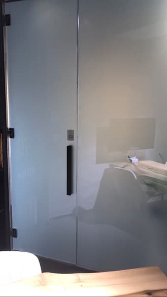 調光フィルム「プロジェクションフィルム」/ソイテックスジャパン株式会社