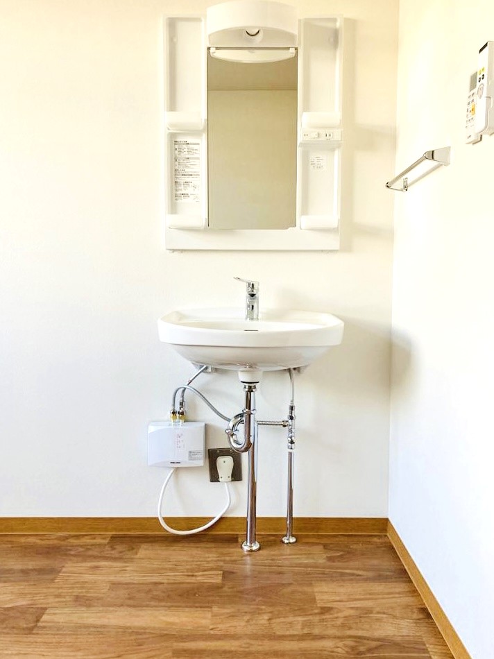 瞬間式電気温水器 DHM-4