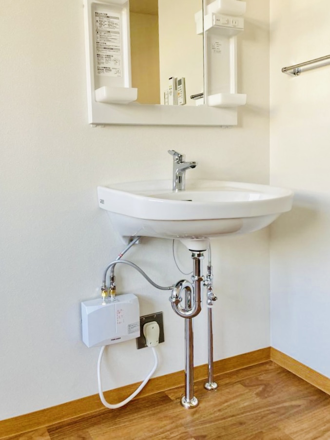 瞬間式電気温水器 DHM-4