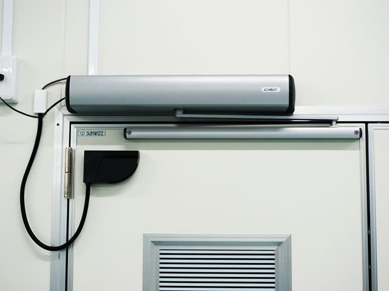 気密自動開きドア / サンワイズ株式会社