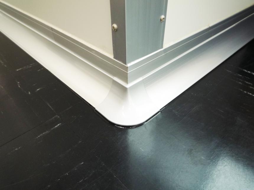 R巾木・台車ガード