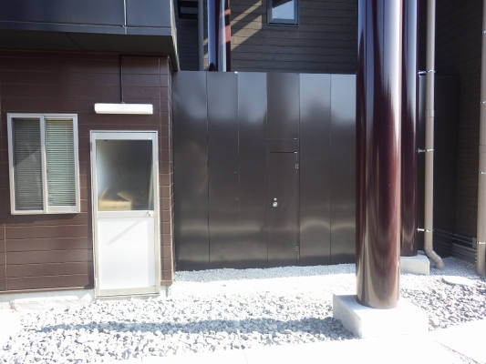 景観色仮囲い鋼板 「STダークブラウン」