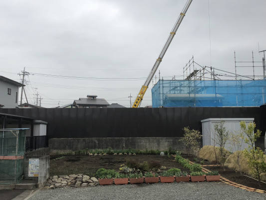 景観色仮囲い鋼板 「STダークブラウン」