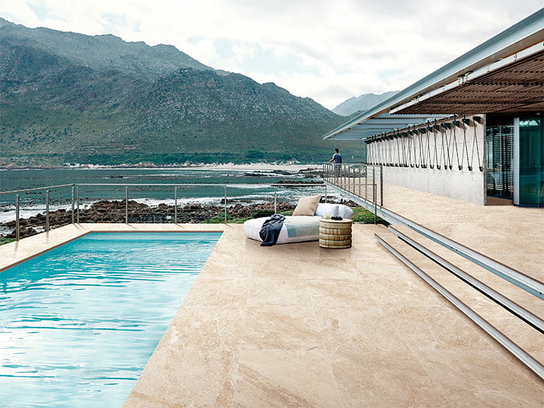 クォーツア/株式会社日東製陶所