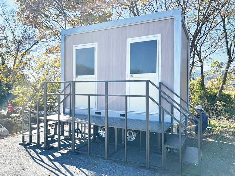 36型トイレトレーラー【屋外トイレハウス】/写光レンタル販売株式会社