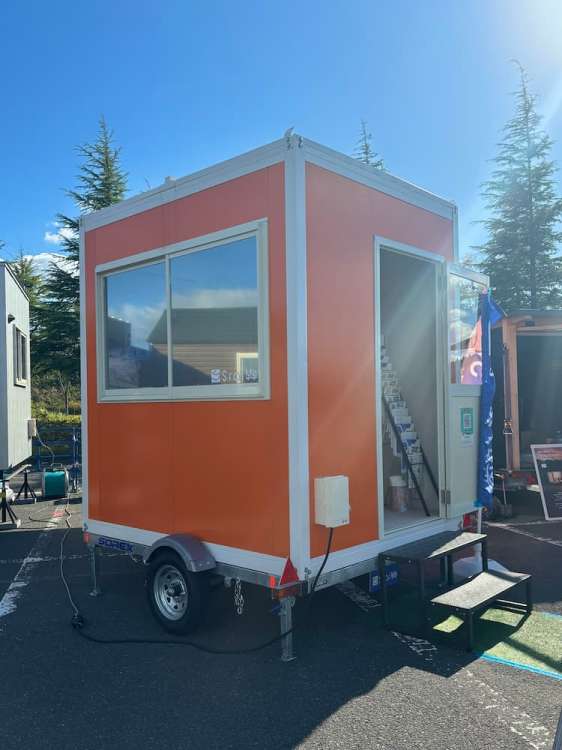 P0型トレーラーハウス「すらるみー」 / 写光レンタル販売株式会社