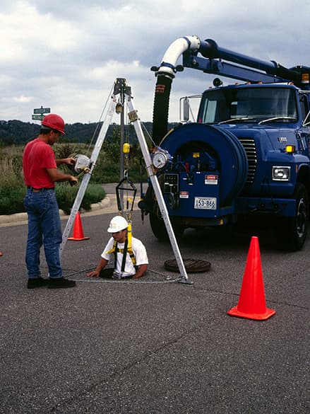 マンホール作業での墜落防止&amp;救助 三脚システム