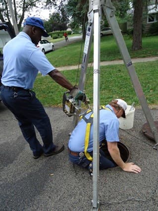 マンホール作業での墜落防止&amp;救助 三脚システム