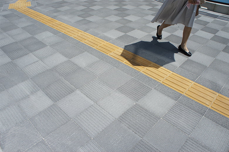 視覚障害者誘導用ブロック