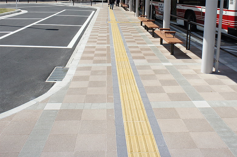 視覚障害者誘導用ブロック