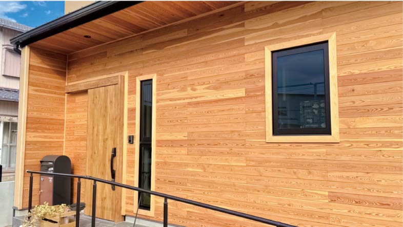 外壁「RUS OUTER」