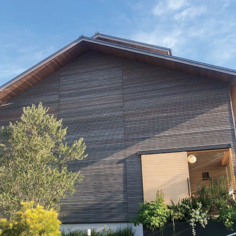 カラマツ外壁「ファサードラタン」