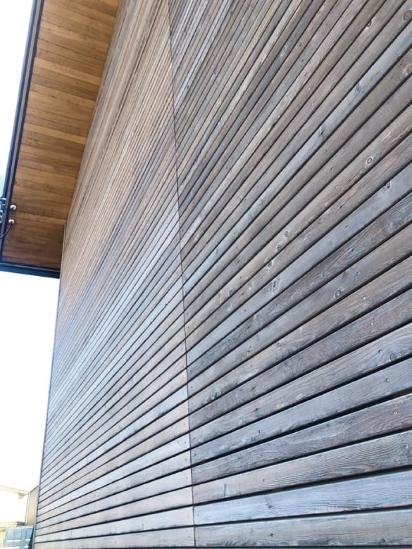 カラマツ外壁「ファサードラタン」