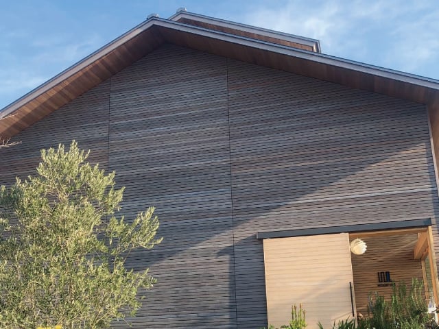 カラマツ外壁「ファサードラタン」