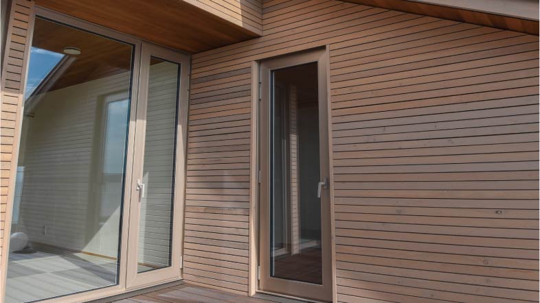 外壁「RUS OUTER」