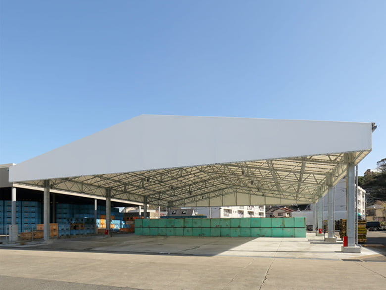 開放型 膜構造建築