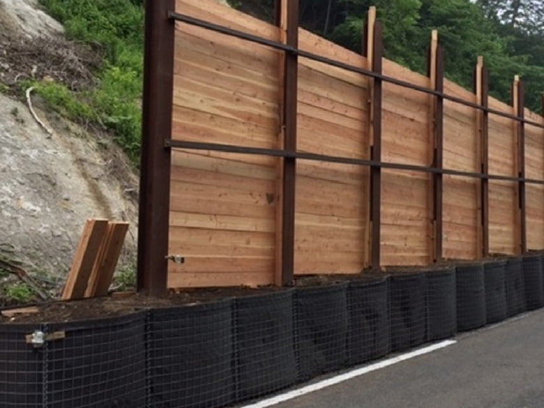 仮設落石防護柵工「MWG工法」