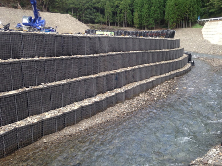 連続箱型鋼製枠「マックスウォール」