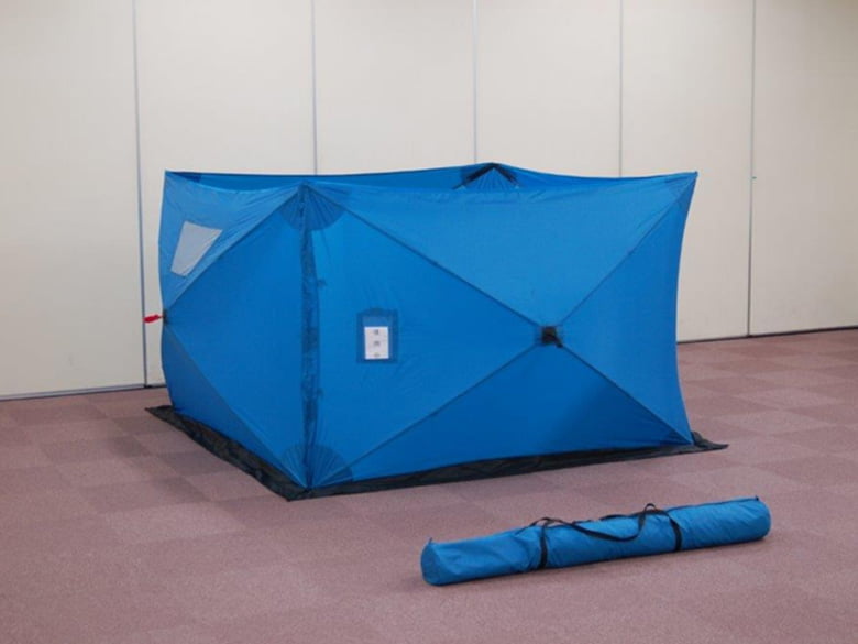 災害時の避難所用クイック間仕切り「クイックパーテーション」