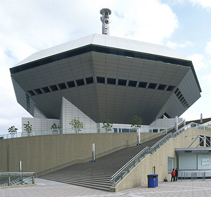 会社案内 metaloutin