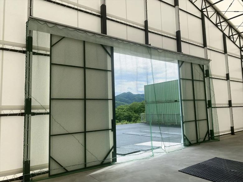 防鳥ネット付きテント倉庫/高島株式会社