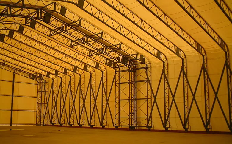 伸縮式テント倉庫