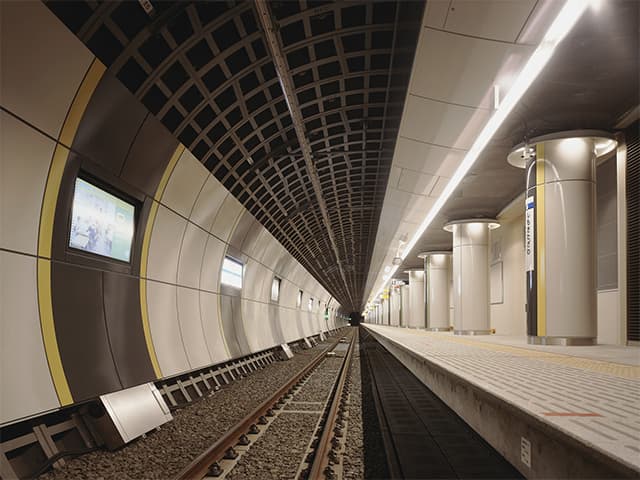 【駅舎・交通機関向け】外装材「エマウォール」|タカラスタンダード株式会社