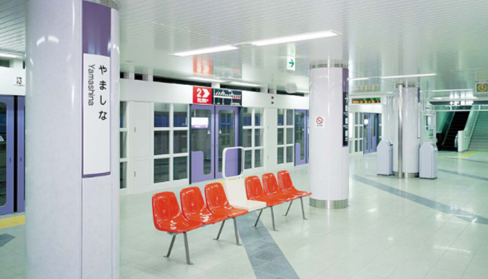 【駅舎・交通機関向け】外装材「エマウォール」