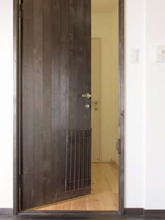 ドア用犬フェンス「Welcome Dog Fence」/タカラ産業株式会社