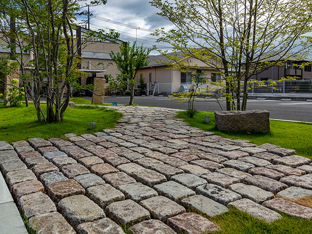 スウェーデン スヴェリエストーン古ピンコロ【花崗岩】