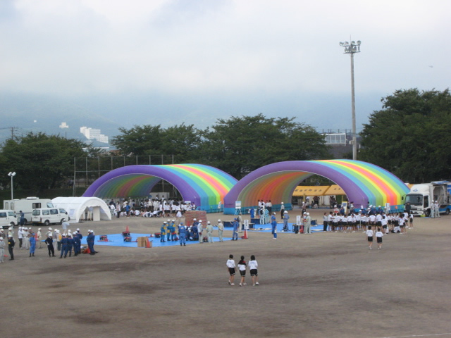 超軽量大型仮設テント【エアロシェルター®】