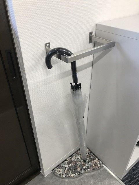 壁付ステンレス傘掛け