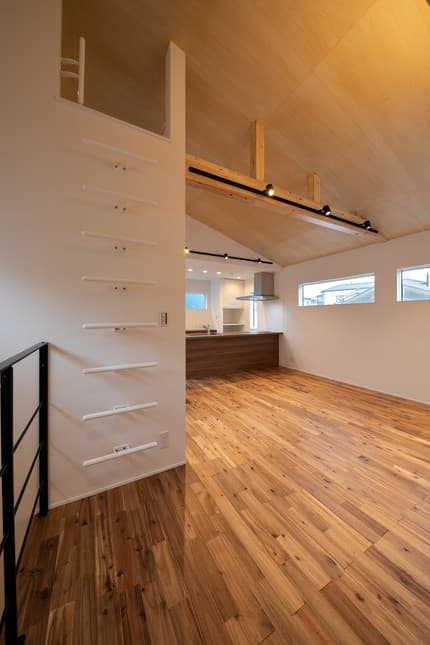 ロフト用デザインタラップ「AGARUNO」