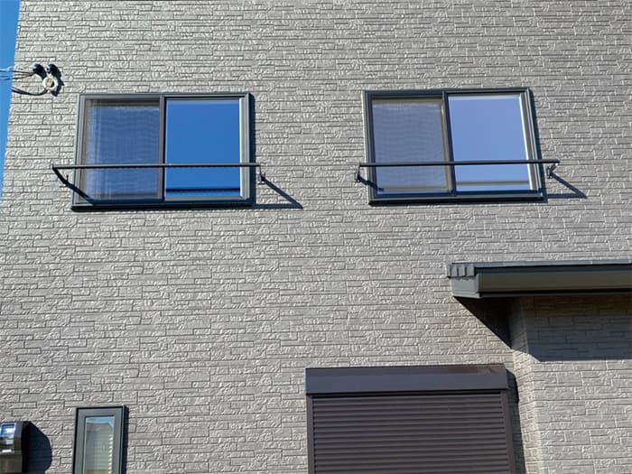 ハンガー掛け付ステンレス布団干しパイプ「HOSERUNO-ZG」