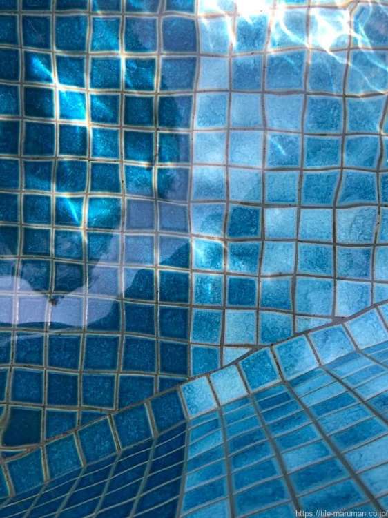 特注プールタイル / 45㎜角施釉特注 窯変2色 / 有限会社丸万商会