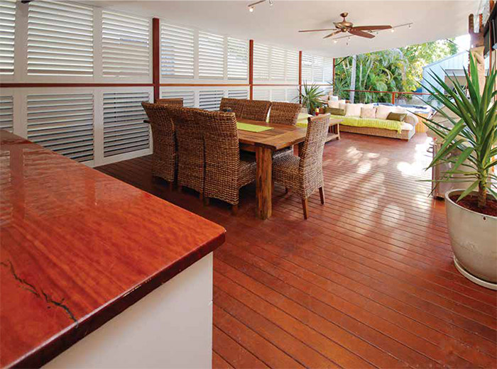 屋外ルーバー【エクスターナルルーバーシャッター】