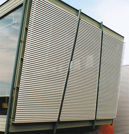 天窓・内外用可動ルーバー【ラックアームシステム】