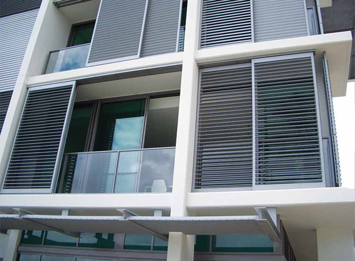 屋外ルーバー【エクスターナルルーバーシャッター】