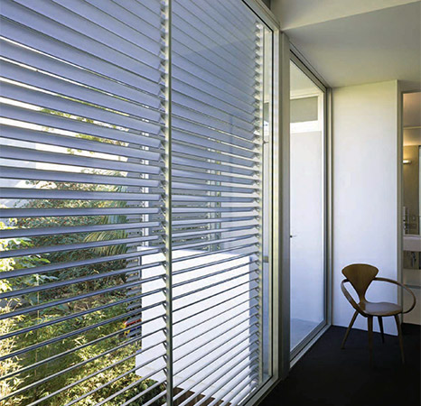 天窓・内外用可動ルーバー【ラックアームシステム】